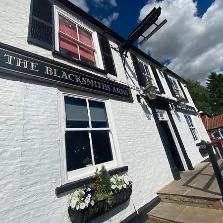 Rosehips At Kerensa, Naburn Lejlighed