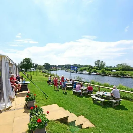 Rosehips At Kerensa, Naburn Apartment *